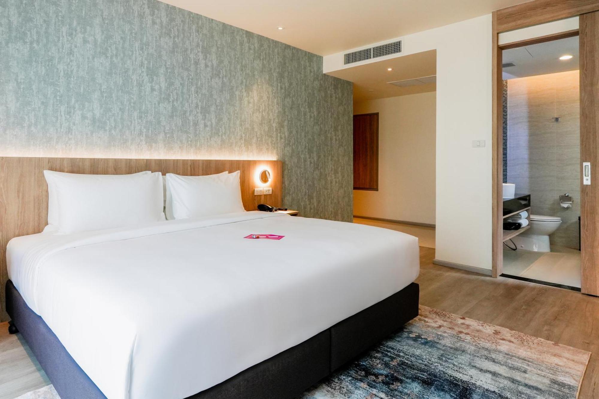 Glow Bangkok Riverside Rom bilde